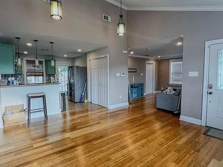 5717 Pasteur Blvd — Photo 2