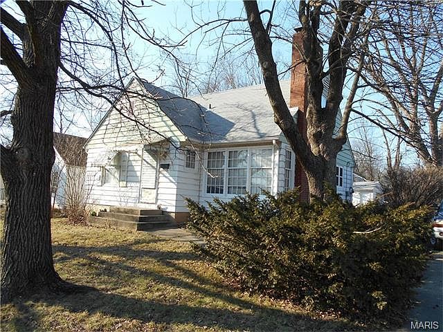 1st image of 395 E College St