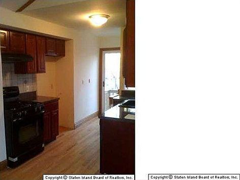 3rd image of 20 Ross Ln