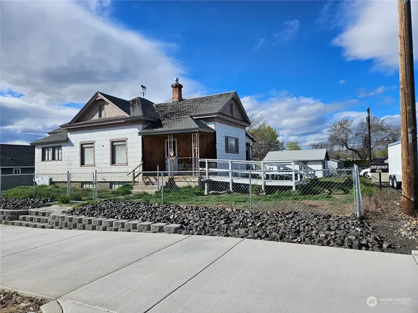 25 NE B Street, Quincy, WA 98848