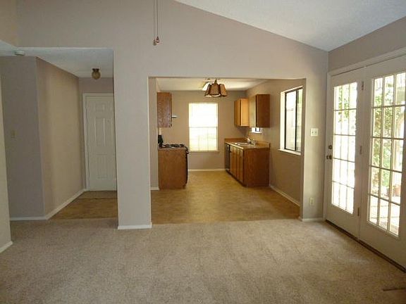 5th image of 1105 Green Valley Cv