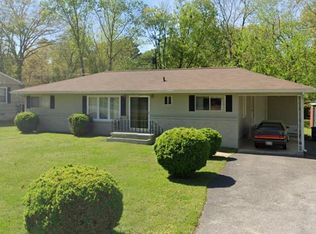 1303 John Ross Rd, Chattanooga, TN 37412