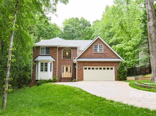 9442 Valley Rd, Charlotte, NC 28270