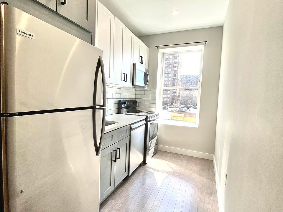 1st image of 457 Lenox Ave #Penthouse
