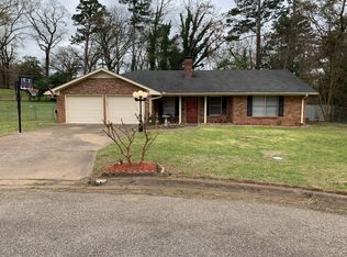 1102 Woodway Ct, Longview, TX 75605