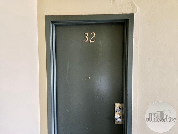 3rd image of 617 Coronado Ter APT 32