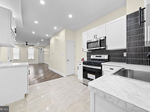 5th image of 1018 Ramona Gonzalez St