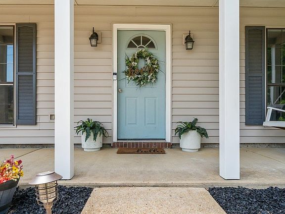 5th image of 1039 Travis Dr