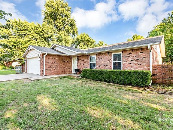 4th image of 803 Prairie Oaks Dr