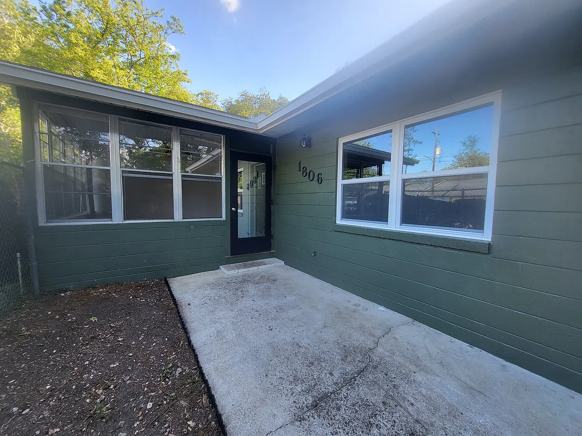 front entrance - 1806 NW 6th St