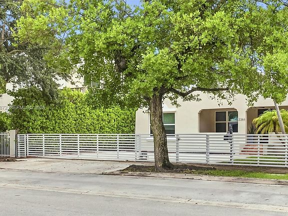 4th image of 2366 SW 10th St