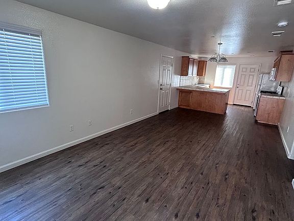 2nd image of 2232-38 W Lark Ave #2232
