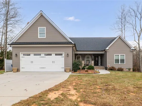 932 Haynes Rd, Summerfield, NC 27358