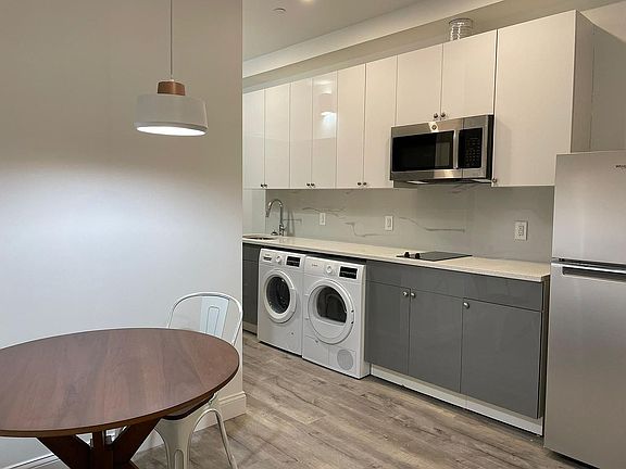 4th image of 336 E 15th St #6F