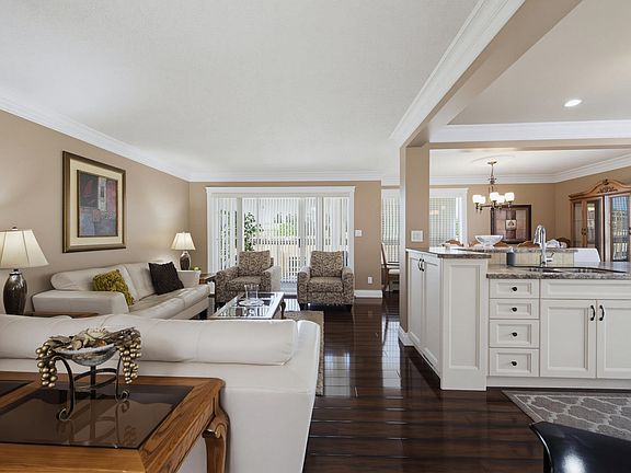 4th image of 2425 Church St #312