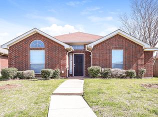 2604 Park Valley Dr, Mesquite, TX 75181