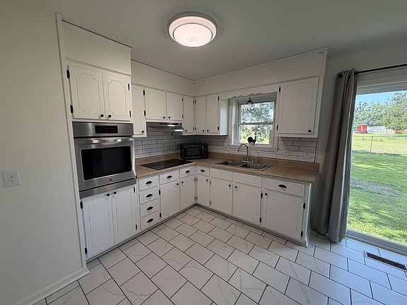 5th image of 55 Geans Ln