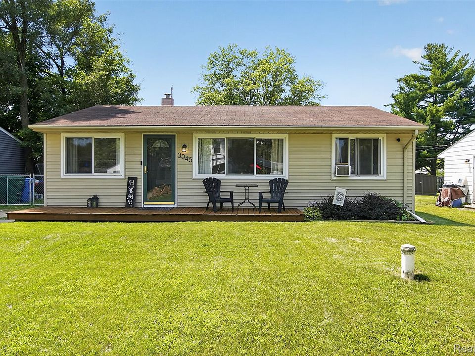 1st image of 3045 Fisher Ave