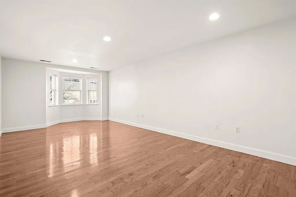 2 bed, 1174 sqft, $1,500 — Photo 4