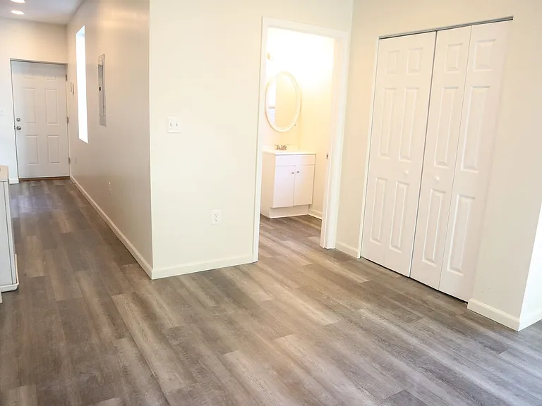 2202 Maryland Ave — Photo 7