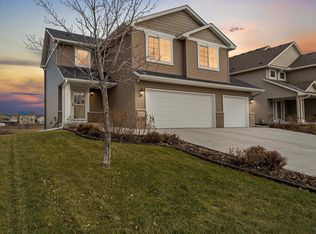151 Dongola Ln, Shakopee, MN 55379