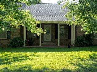 207 SW 3rd St, Mount Enterprise, TX 75681