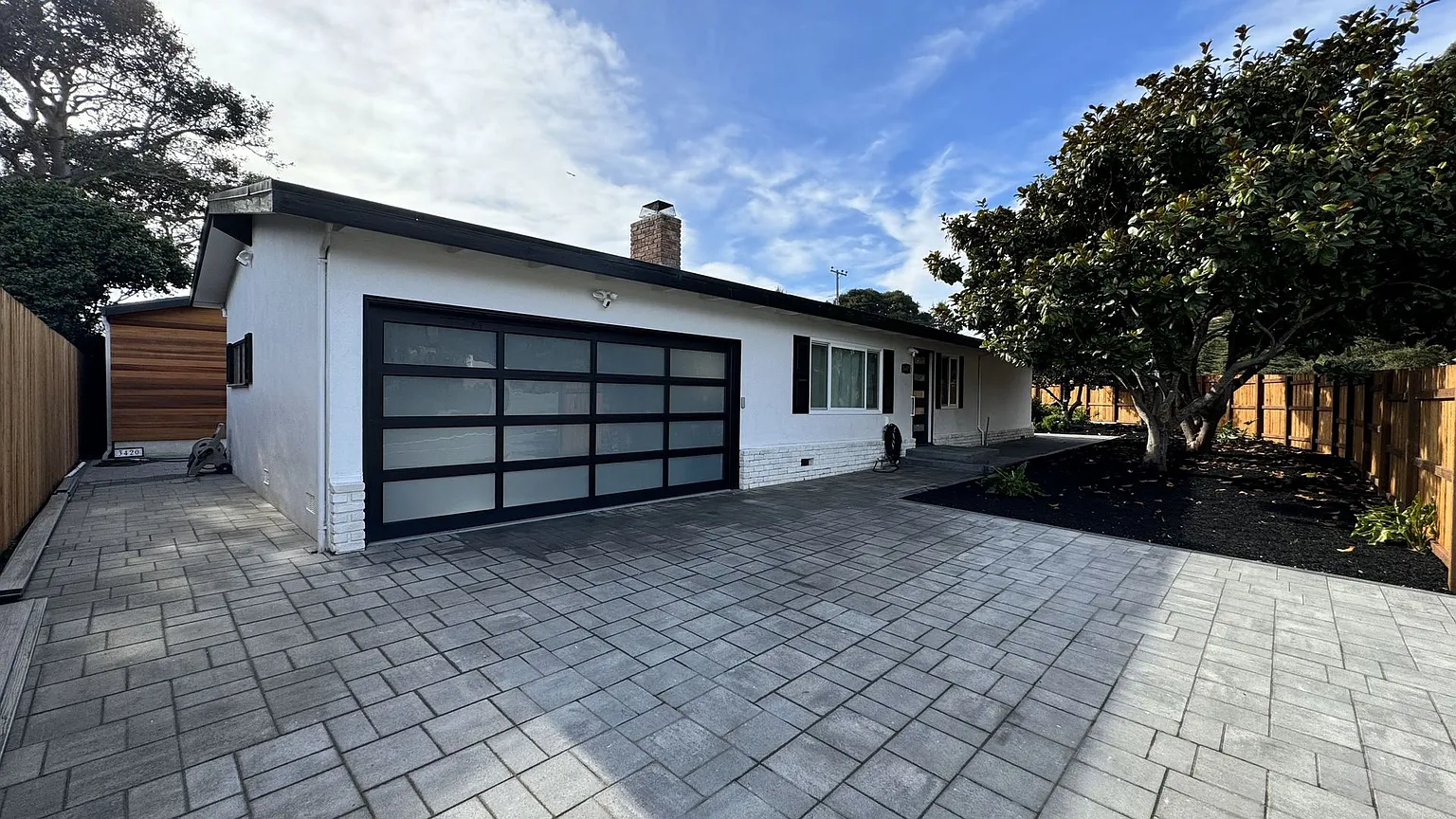 26415 Oliver Rd photo 1