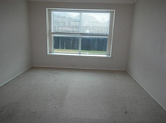4th image of 605 Wentworth Dr
