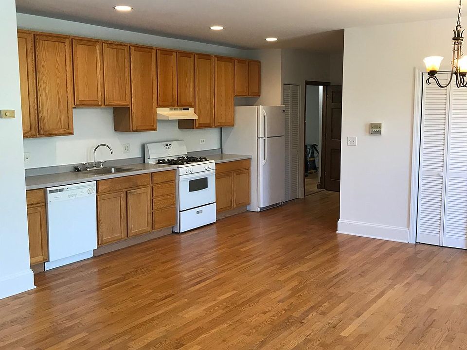 1st image of 1100 W Thorndale Ave #2W