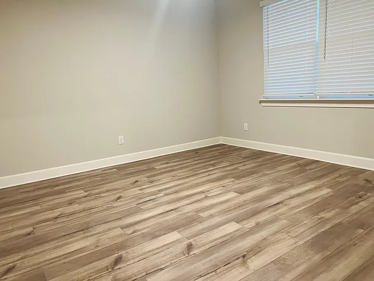 1032 Calhoun Dr — Photo 22