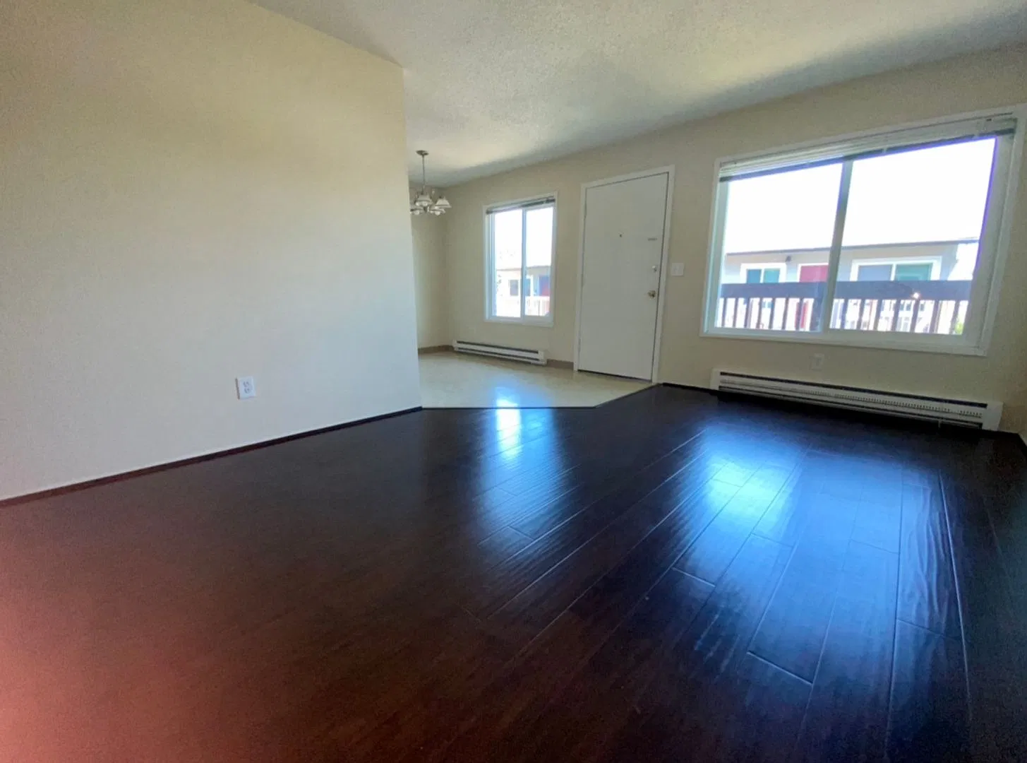 Spacious Top Floor One Bedroom With Front Porch In Mt Tabor/Montivilla!- Perts OK! Off St Parking — Photo 4