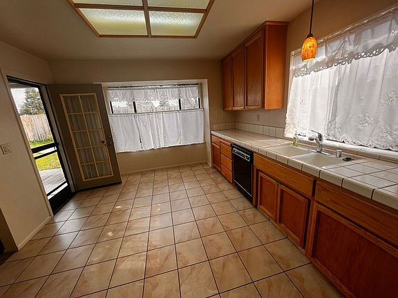3rd image of 377 Marna Dr