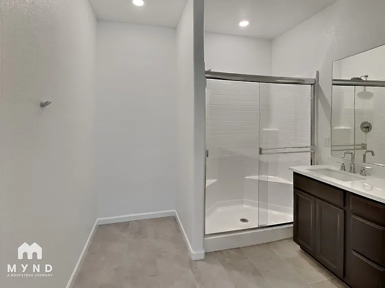 1688 Bullock Dr — Photo 10