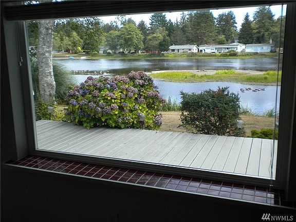 5th image of 24122 Birch Pl