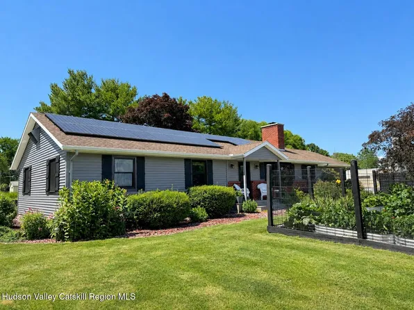 29 Hickory Lane, Hudson, NY 12534
