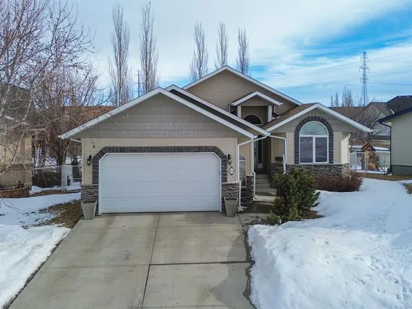 58 NW Lewis Close, Red Deer, AB T4R 3E4