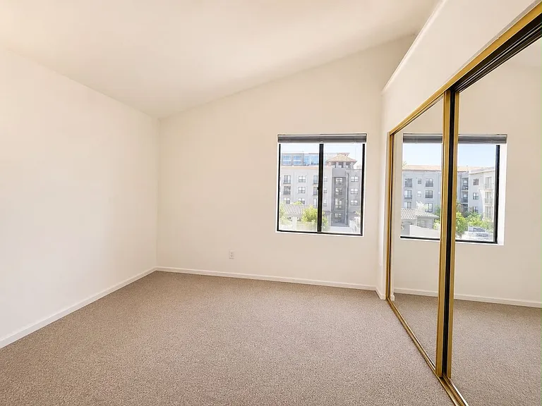 1814 K St #L3 — Photo 13