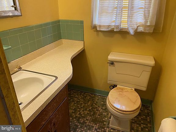 5th image of 4804 Brandon Ln