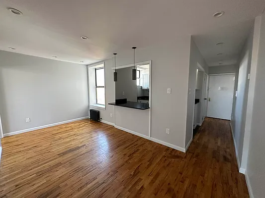 Rented by Premier Metro Realty Corp | media 11