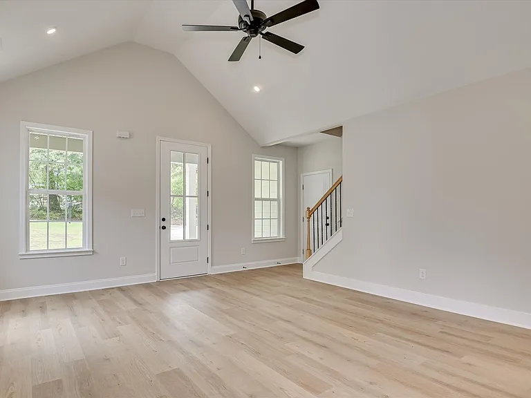 410 Williams St — Photo 5