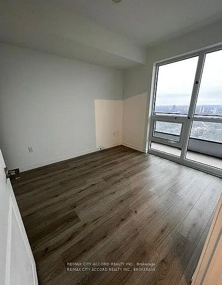 395 Bloor St E #2310 — Photo 6