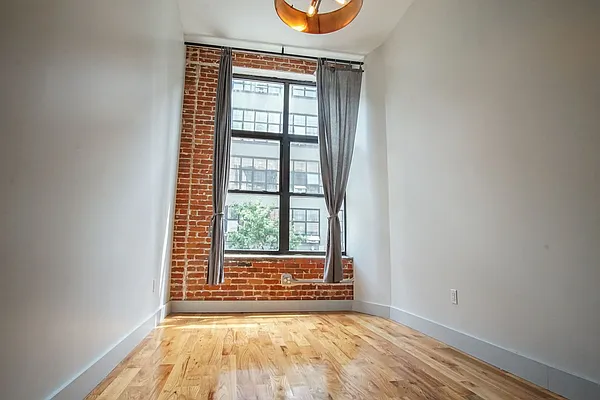 Rented by Lofts and Flats LLC | media 2