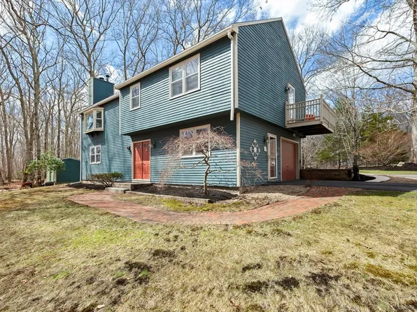 19 Stanley Rd, Medway, MA 02053