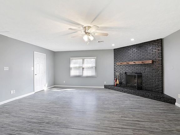 5th image of 1204 Briarcliff Dr