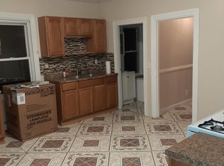 191 Mulberry St #2, Pawtucket, RI 02860