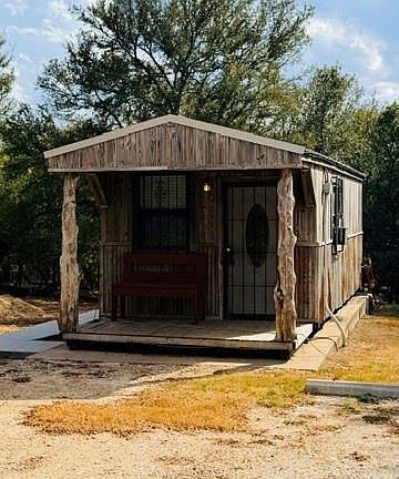 3rd image of 125 McDowell Rd