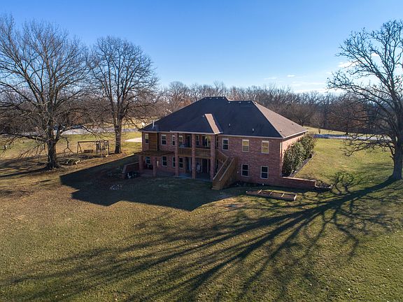 Large yard with over 3 acres