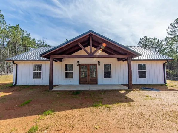 1471 Chambers Store Rd, Michie, TN 38357