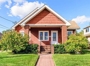 708 Wyckoff Ave, Bellmore, NY 11710