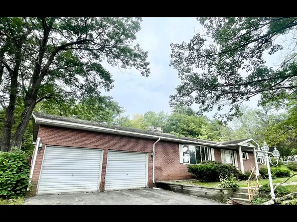 399 Gansevoort Road, Moreau, NY 12828